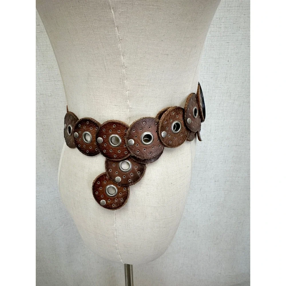 Western boho leather Disc Concho Belt Brown silver grommets‎ SML/MED adjustable